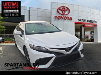 Used 2023 Toyota Camry SE image 1