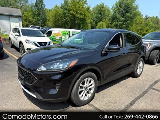 Used 2020 Ford Escape SE image 1