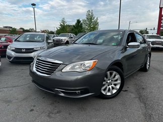 Used 2013 Chrysler 200 Limited image 1