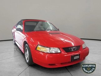 Used 2000 Ford Mustang Convertible image 1