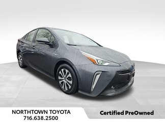 Used 2022 Toyota Prius LE image 1