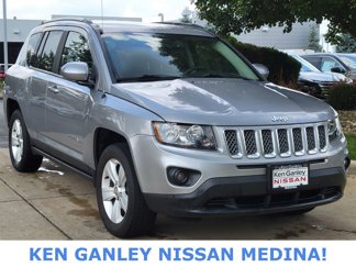 Used 2017 Jeep Compass Latitude image 1