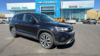 Used 2023 Volkswagen Taos SE image 1