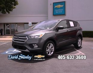 Used 2019 Ford Escape SE image 1