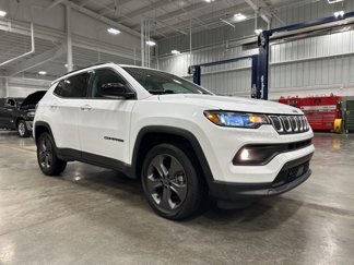Used 2022 Jeep Compass Latitude image 1