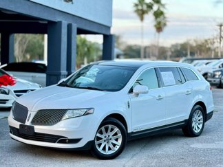 Used 2015 Lincoln MKT AWD image 1