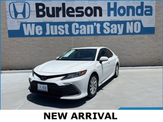 Used 2022 Toyota Camry LE image 1