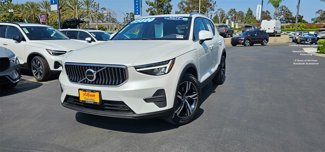 Used 2025 Volvo XC40 B5 Core image 1