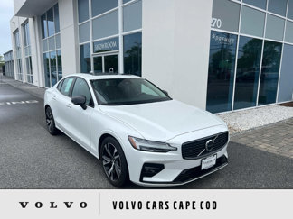 Used 2024 Volvo S60 B5 Core image 1