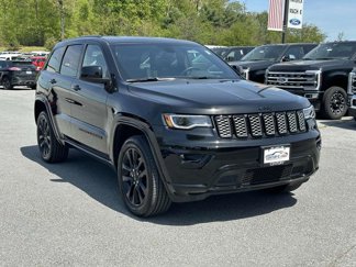 Used 2022 Jeep Grand Cherokee Laredo X image 1
