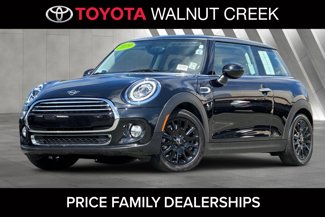 Used 2019 MINI Cooper 2-Door Hardtop w/ Signature Upholstery Package image 1