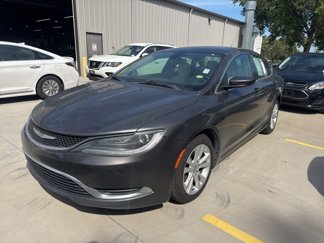Used 2016 Chrysler 200 Limited w/ Convenience Group image 1