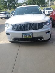 Used 2019 Jeep Grand Cherokee Overland image 1