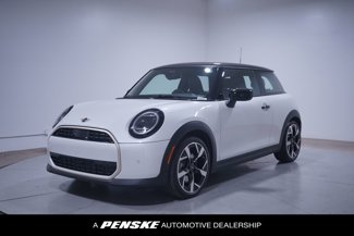 Used 2025 MINI Cooper 2-Door Hardtop image 1