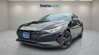 Used 2023 Hyundai Elantra SEL image 1