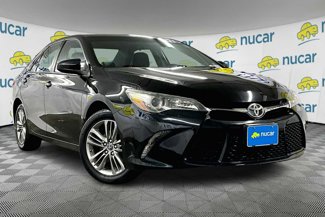 Used 2015 Toyota Camry SE image 1