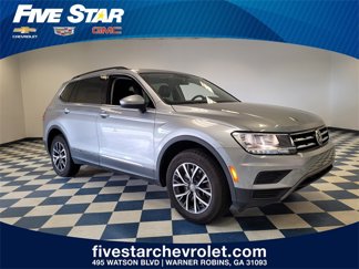 Used 2020 Volkswagen Tiguan SE image 1