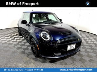 Used 2024 MINI Cooper SE image 1