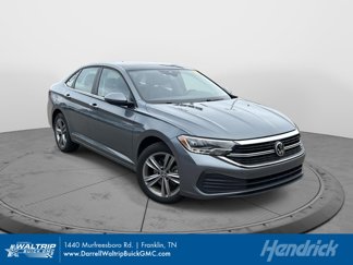Used 2024 Volkswagen Jetta SE image 1