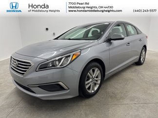 Used 2016 Hyundai Sonata SE image 1