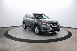 Used 2017 Nissan Rogue SV image 1