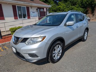Used 2015 Nissan Rogue SV image 1