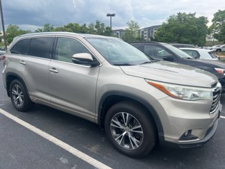 Used 2015 Toyota Highlander XLE image 1