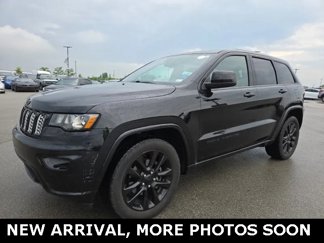 Used 2017 Jeep Grand Cherokee Altitude image 1