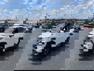 Used 2024 Nissan Rogue SV image 1