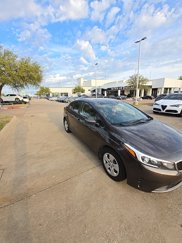 Used 2018 Kia Forte LX image 1