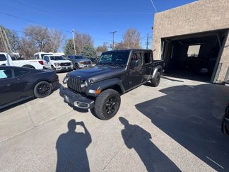 Used 2023 Jeep Gladiator Sport image 1