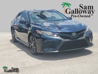 Used 2018 Toyota Camry LE image 1