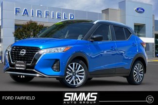 Used 2023 Nissan Kicks SV image 1