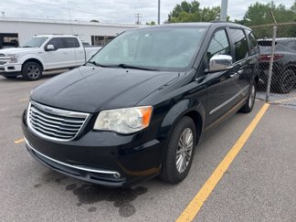 Used 2014 Chrysler Town & Country Touring-L w/ Driver Convenience Group image 1