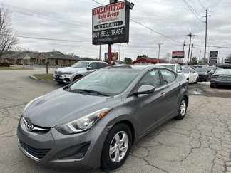 Used 2014 Hyundai Elantra SE image 1