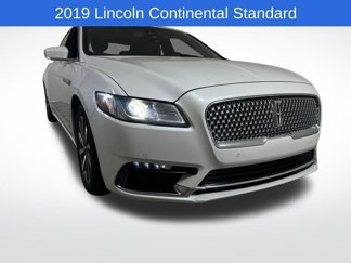 Used 2019 Lincoln Continental Premiere image 1