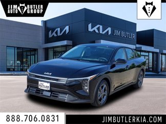 New 2025 Kia K4 LXS image 1