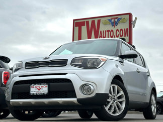 Used 2017 Kia Soul + image 1