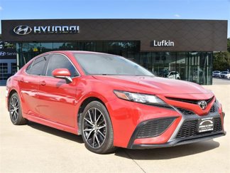 Used 2021 Toyota Camry SE image 1