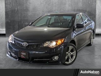 Used 2014 Toyota Camry SE image 1