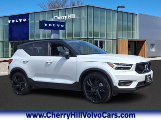 Certified 2021 Volvo XC40 T5 R-Design image 1