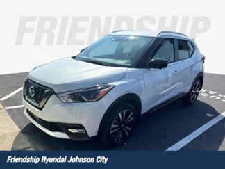 Used 2020 Nissan Kicks SR image 1