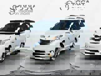 Used 2014 Toyota Sienna XLE image 1