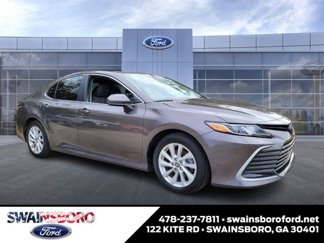 Used 2022 Toyota Camry LE image 1