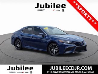 Used 2023 Toyota Camry SE image 1
