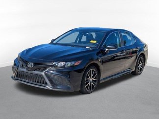 Used 2023 Toyota Camry SE image 1