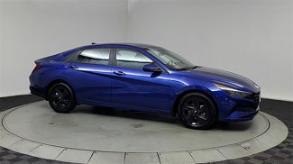 Used 2023 Hyundai Elantra SEL image 1