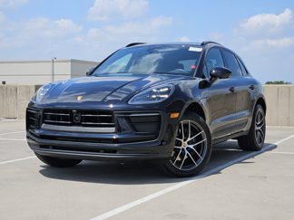 Certified 2025 Porsche Macan image 1