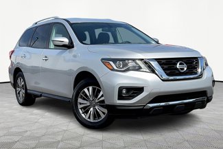 Used 2018 Nissan Pathfinder SV image 1