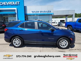 Used 2022 Chevrolet Equinox LS image 1